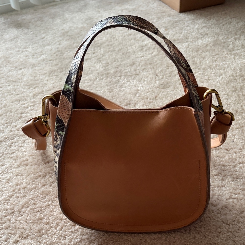 Madewell Sydney Crossbody Bag: Snake Embossed Leather Edition - light brown